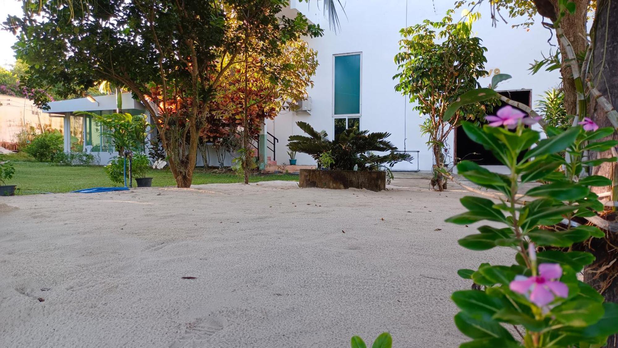 Batikseafood Airport & Room Ban Bo Sai Klang Екстер'єр фото