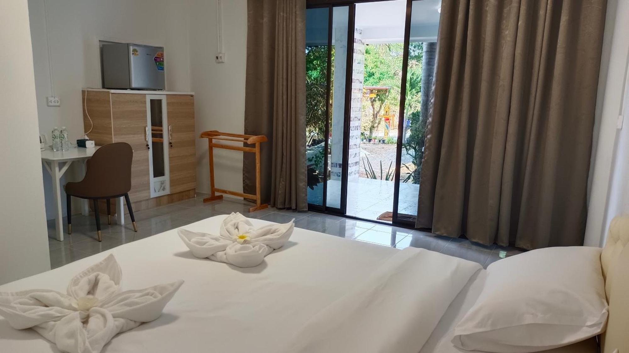 Batikseafood Airport & Room Ban Bo Sai Klang Екстер'єр фото